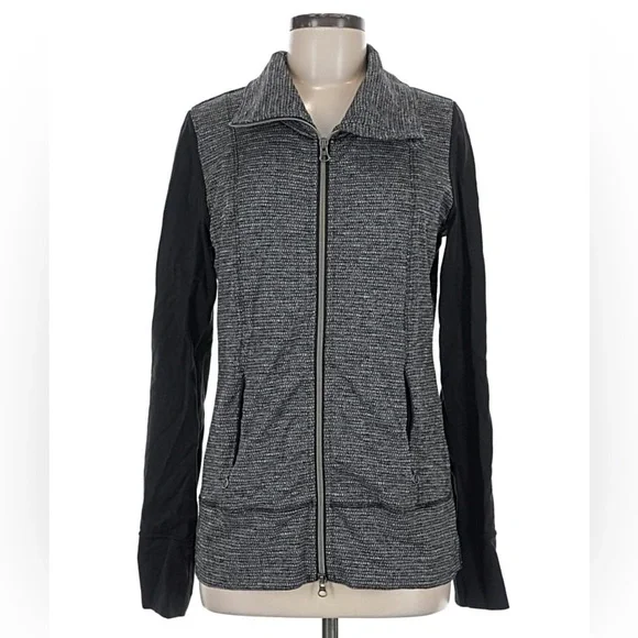 Lululemon Daily Yoga Jacket
Coco Pique Black / Black - Picture 2 of 8